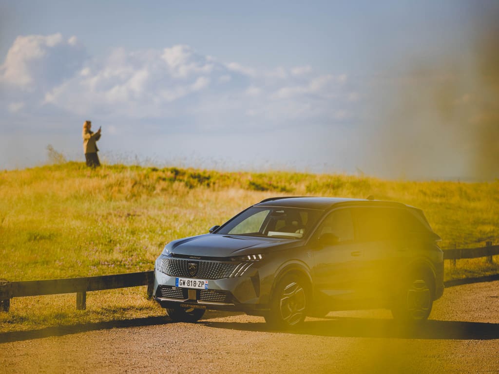 Peugeot E-5008, Scandinavische roadtrip met de esthetische <strong>zevenklapper van Peugeot</strong>