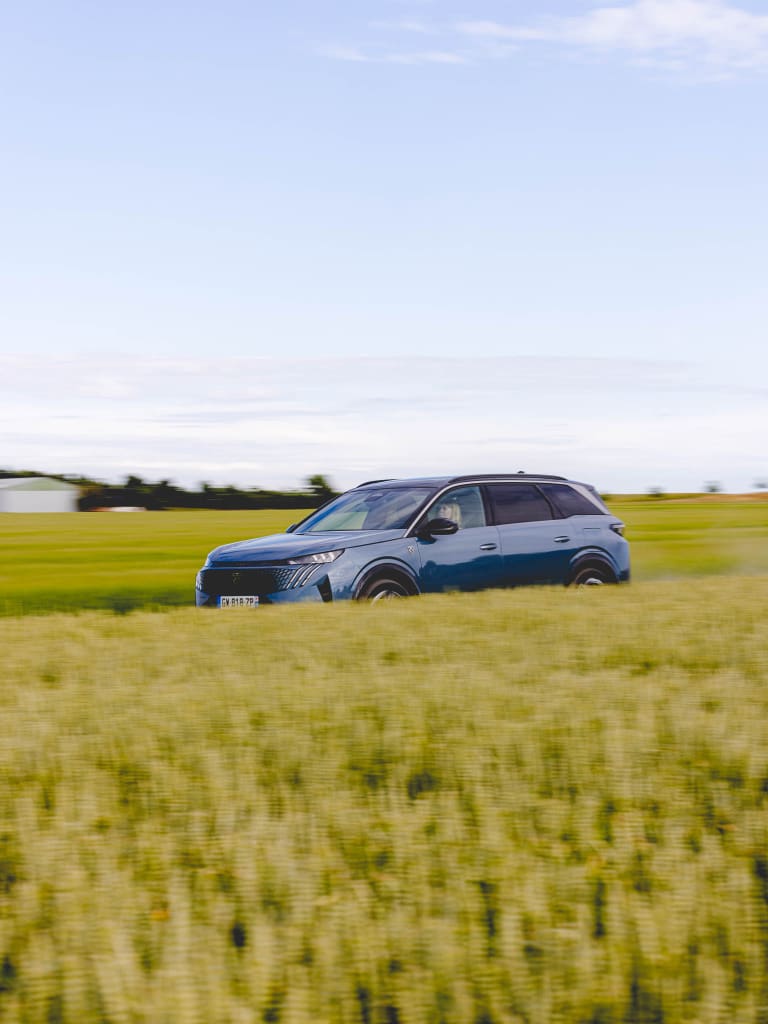 Peugeot E-5008, Scandinavische roadtrip met de esthetische <strong>zevenklapper van Peugeot</strong>