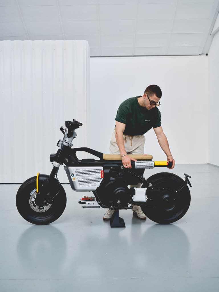 BMW CE 02, <strong>Designstudio VAGABUND</strong> geeft BMW CE 02 de &#8216;retro-toekomst&#8217;