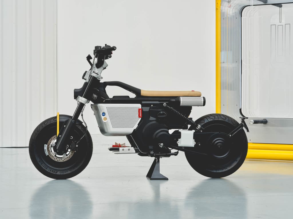 BMW CE 02, <strong>Designstudio VAGABUND</strong> geeft BMW CE 02 de &#8216;retro-toekomst&#8217;