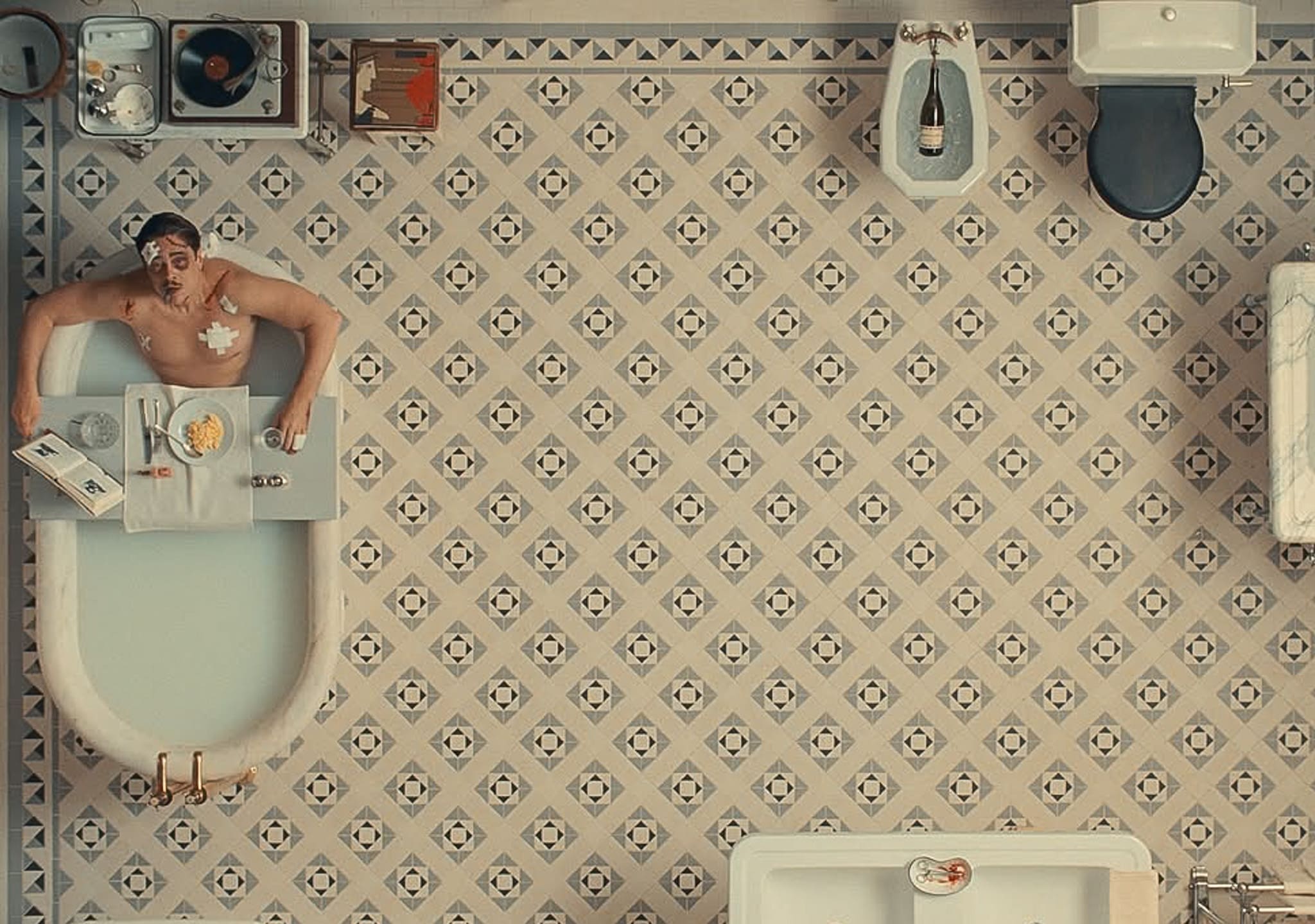The Phoenician Scheme van Wes Anderson is weer puur, uhm, Wes Anderson