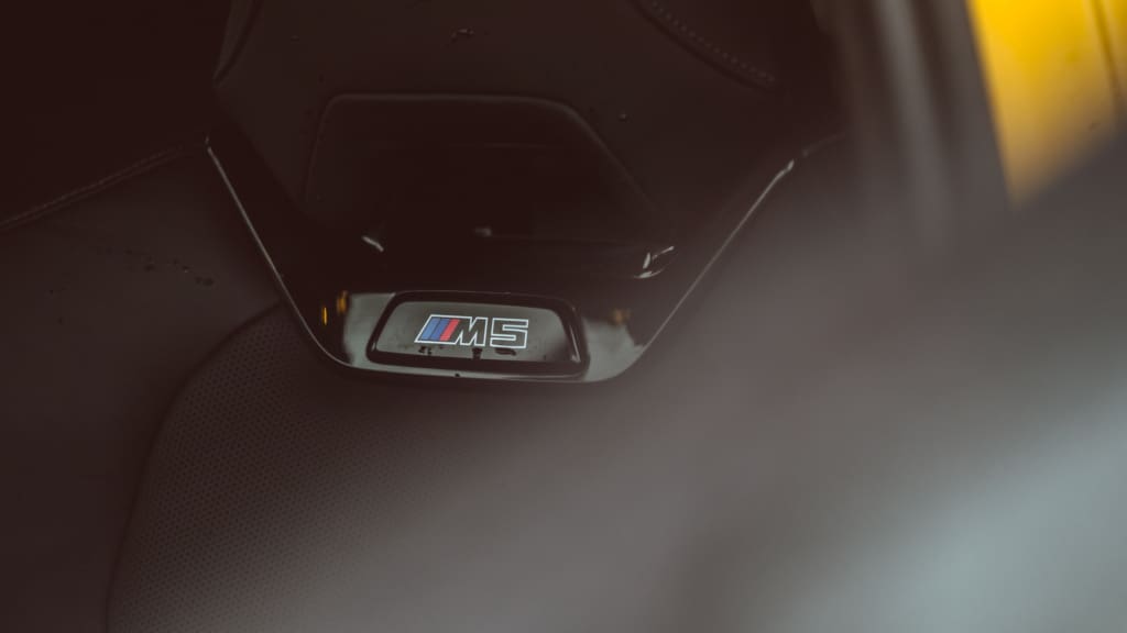 BMW M5, Lekker leven in een <strong>bloedsnelle, gele lifestylemachine</strong>