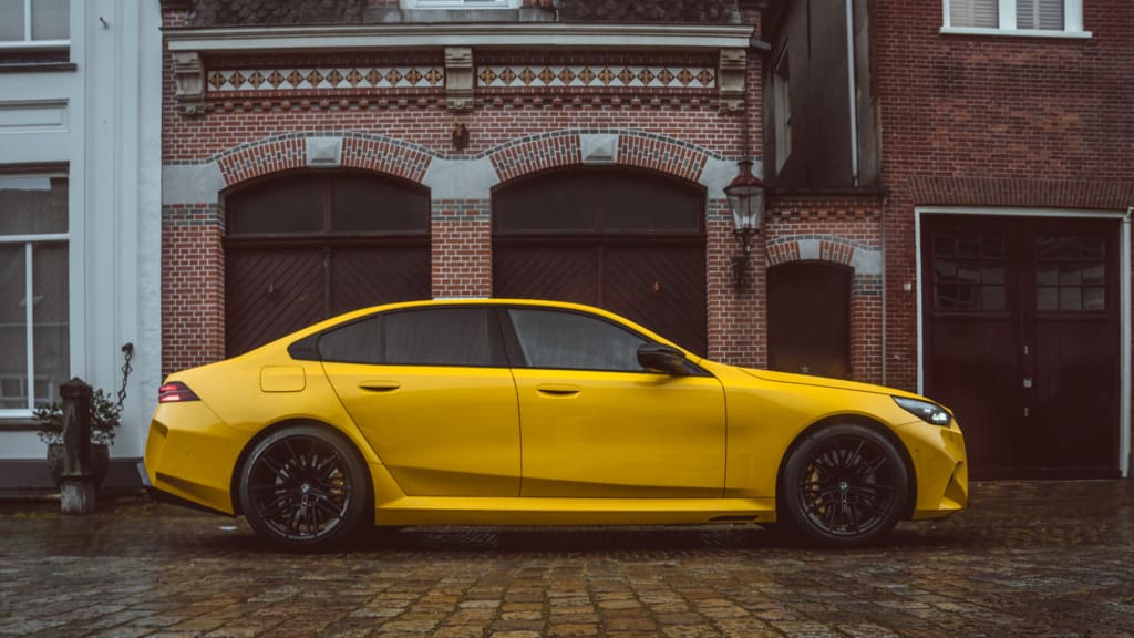 BMW M5, Lekker leven in een <strong>bloedsnelle, gele lifestylemachine</strong>