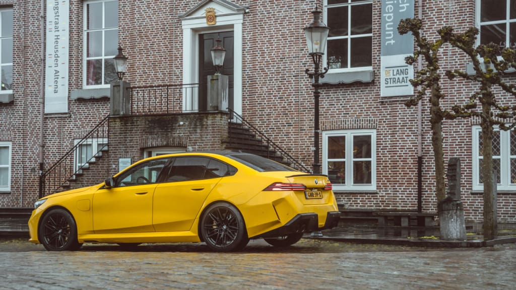 BMW M5, Lekker leven in een <strong>bloedsnelle, gele lifestylemachine</strong>