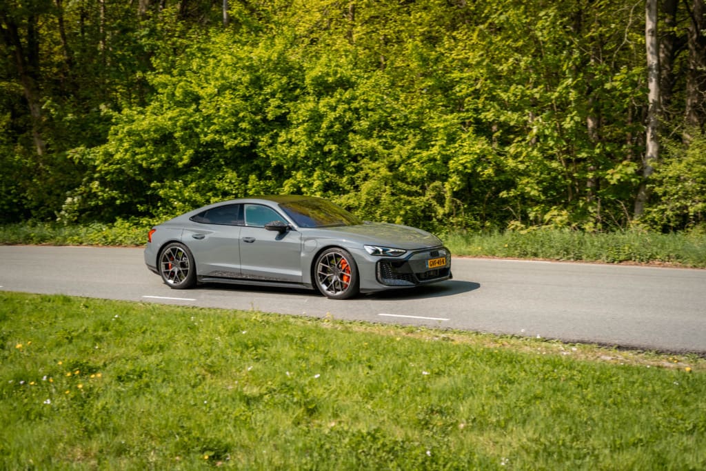 , &#8217;s Ochtends op een <strong>Ducati</strong>, &#8217;s middags in een <strong>Audi</strong>