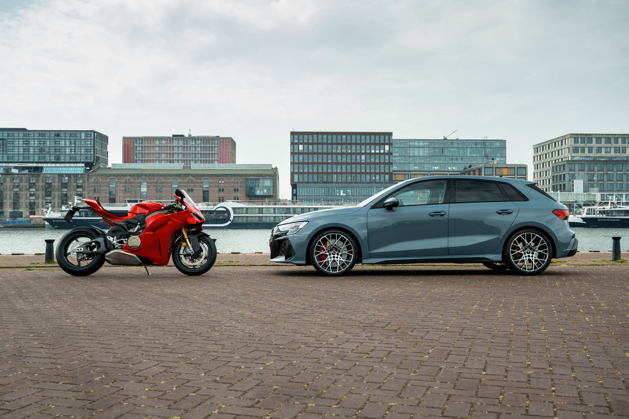 ’s Ochtends op een Ducati, ’s middags in een Audi