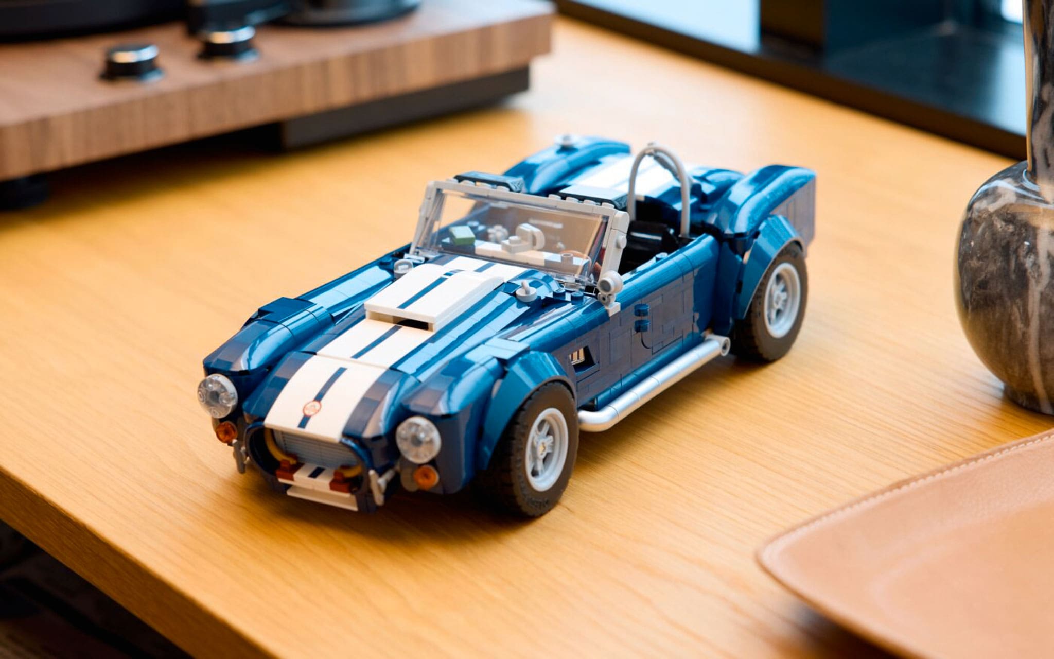 LEGO bouwt Shelby Cobra 427 S/C tot leven
