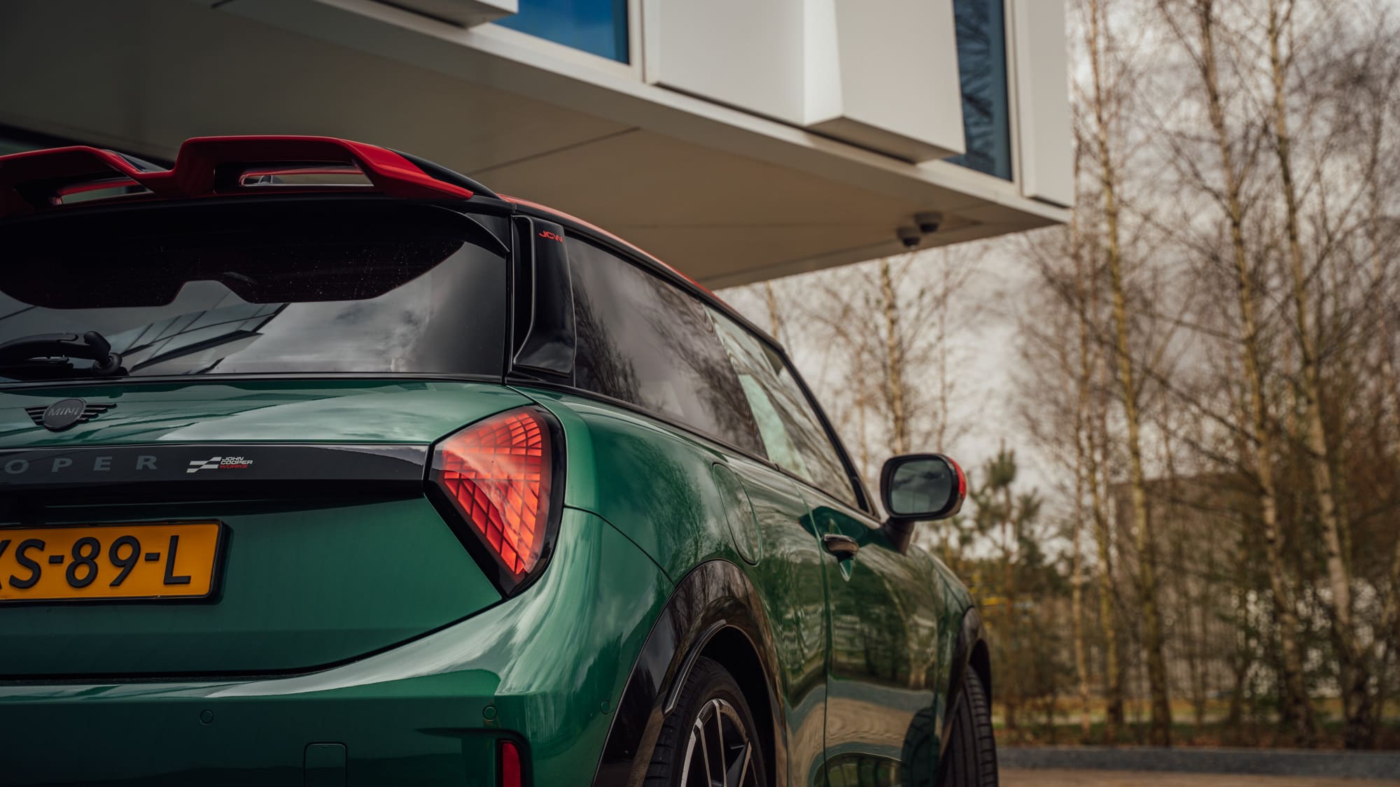 Een MINI Cooper JCW in hart en nieren