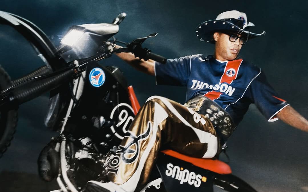 Puur cult: PSG brengt T90-shirt uit 04/05 terug