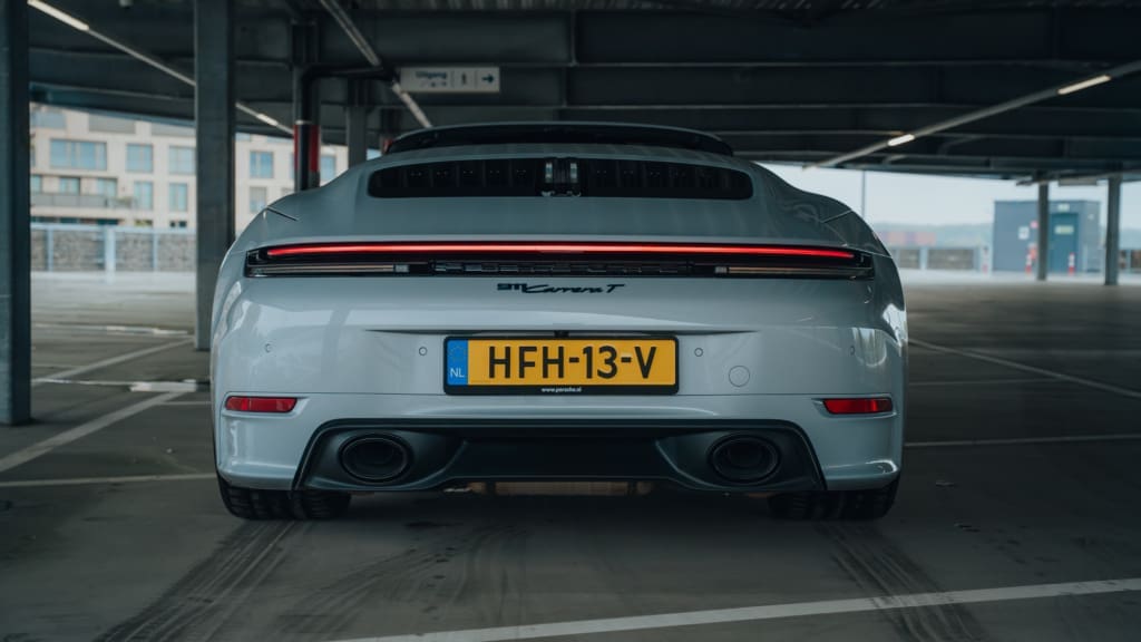 Porsche 911 992.2 Carrera T, <strong> Porsche 992.2 Carrera T</strong>: pure rijbeleving onder de open hemel