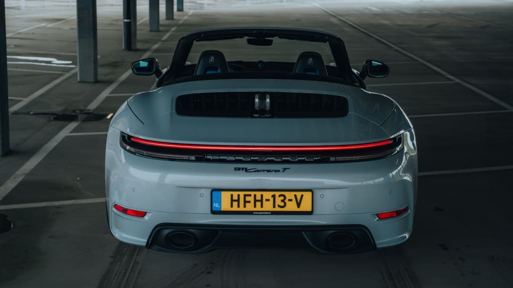 Porsche 911 992.2 Carrera T, <strong> Porsche 992.2 Carrera T</strong>: pure rijbeleving onder de open hemel