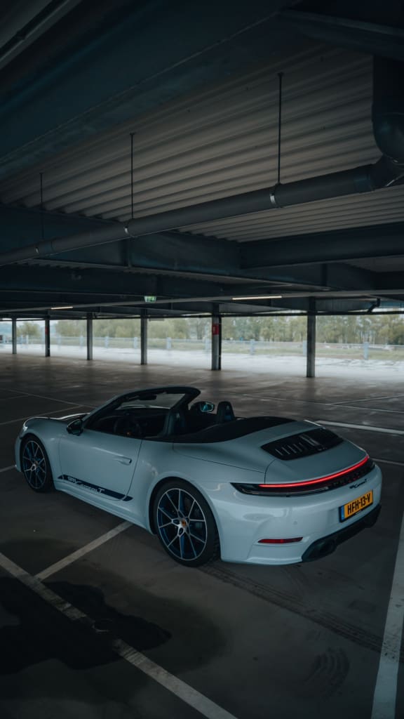 Porsche 911 992.2 Carrera T, <strong> Porsche 992.2 Carrera T</strong>: pure rijbeleving onder de open hemel