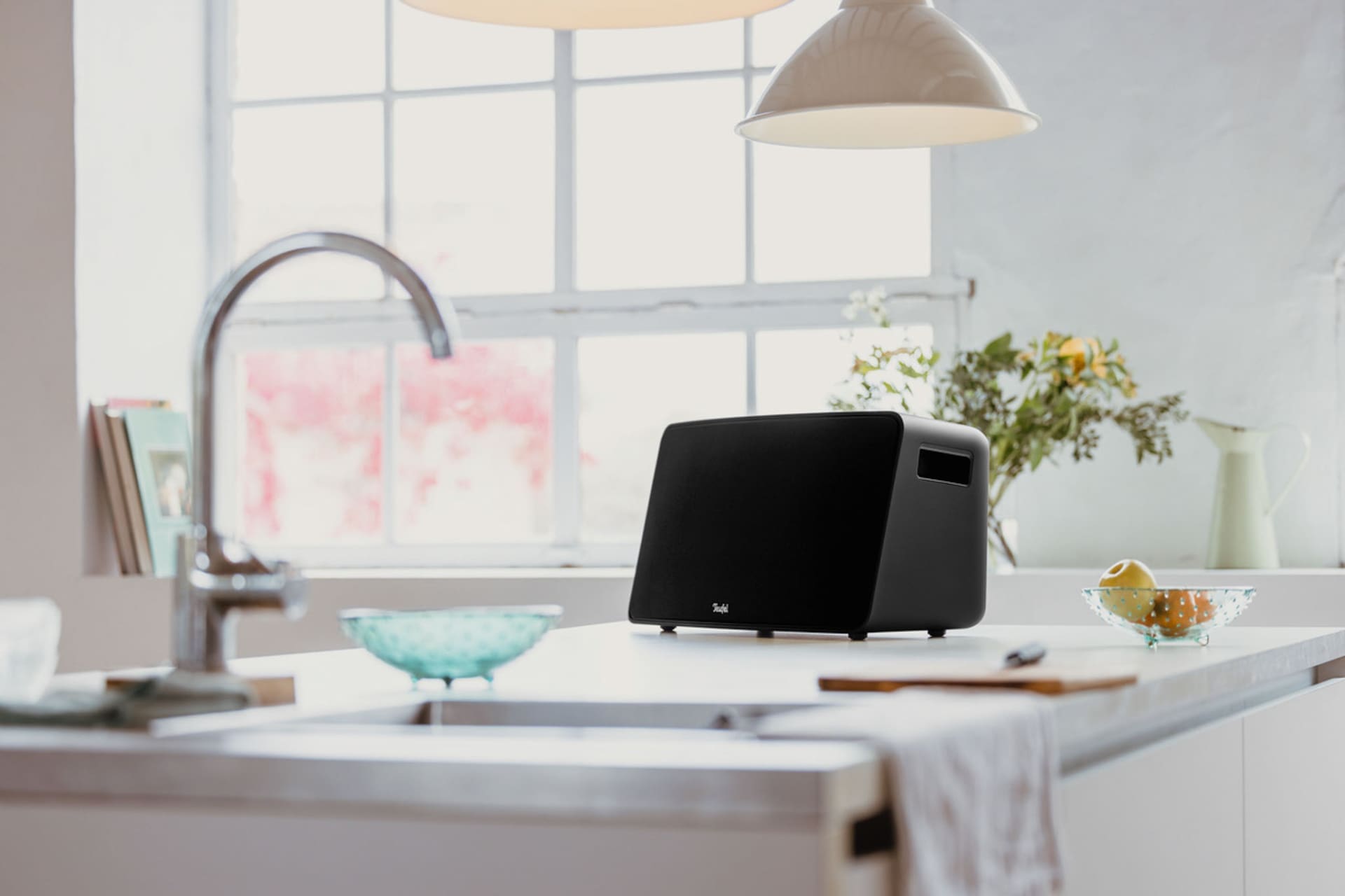 Teufel MOTIV XL, <strong>Teufel MOTIV XL:</strong> hifistereo-held in je interieur en in het park