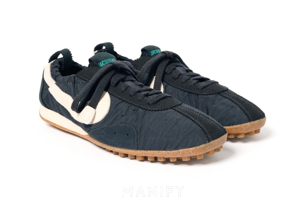 Loop terug naar 1972 op de Nike x Jacquemus Moon Shoe Loop terug naar 1972 op de Nike x Jacquemus Moon Shoe