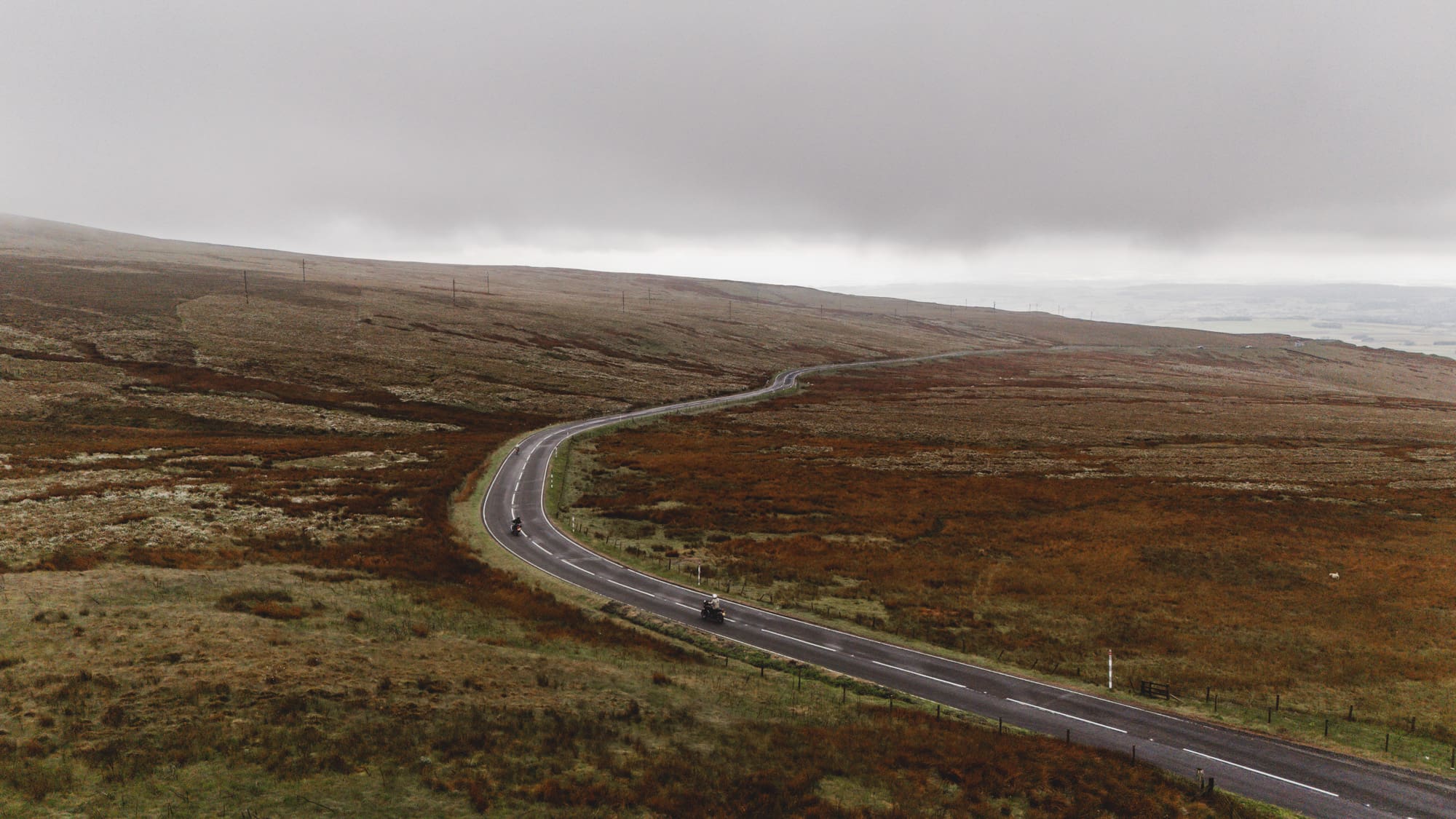 , <strong>Motortrip naar Lake District in Engeland:</strong> bochten, bergen en links rijden