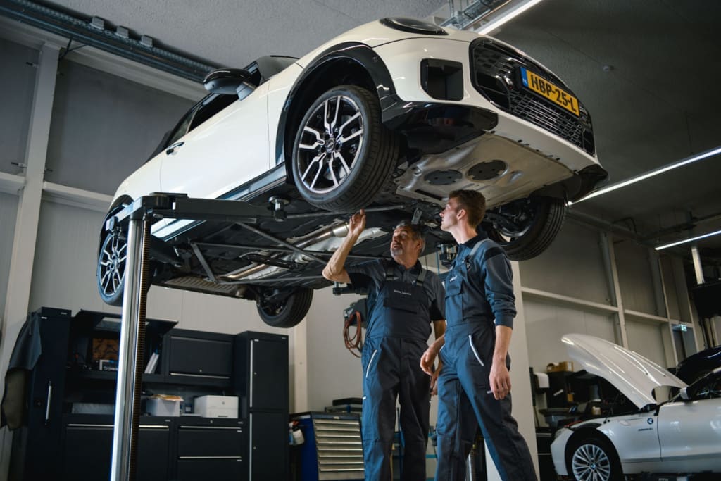 BMW zoekt monteurs op Reddit: van garagevloer naar forumfeed BMW zoekt monteurs op Reddit: van garagevloer naar forumfeed