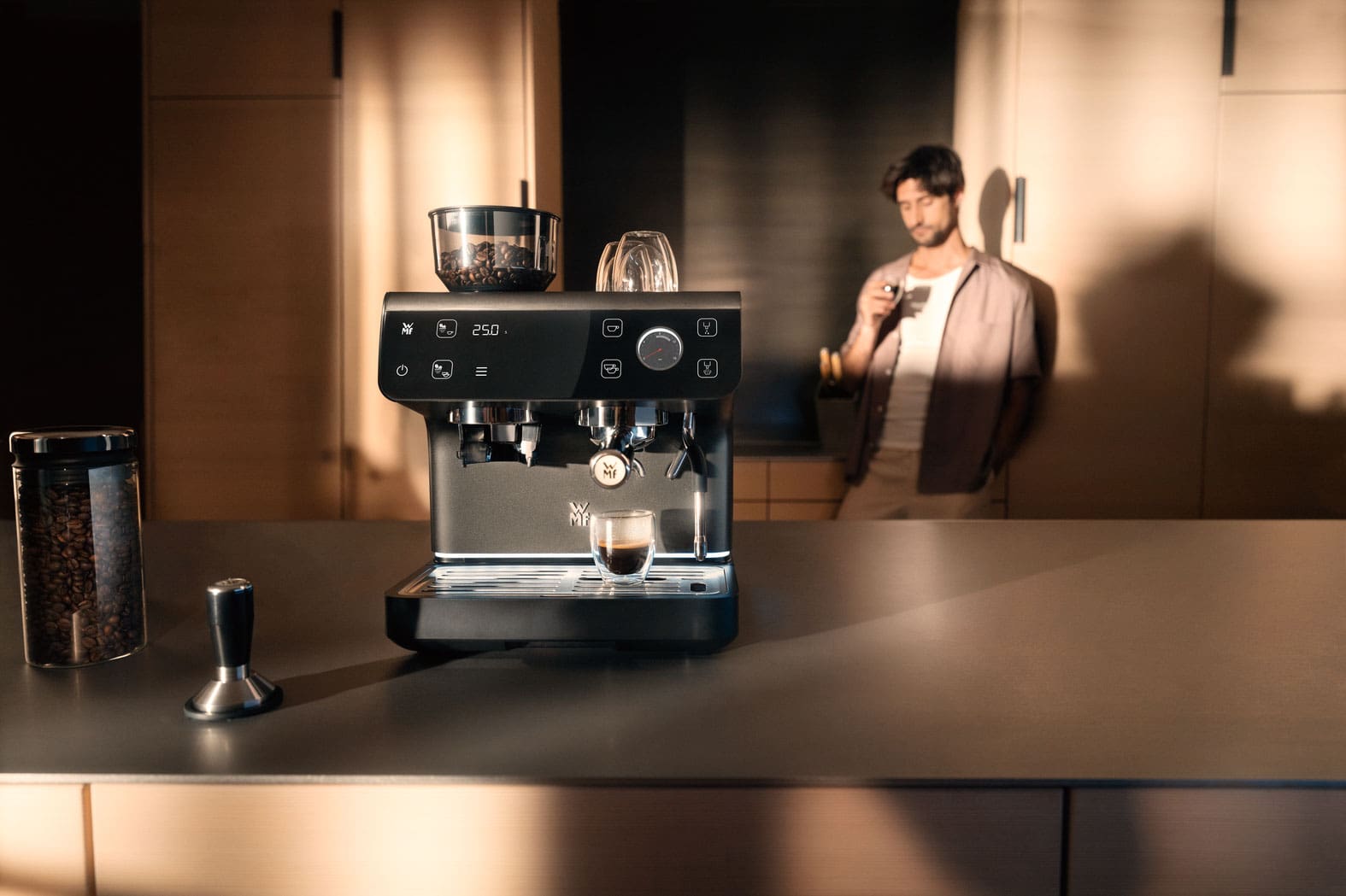 , <strong>De WMF Espresso Pro</strong> en de ultieme espresso zonder baristadiploma