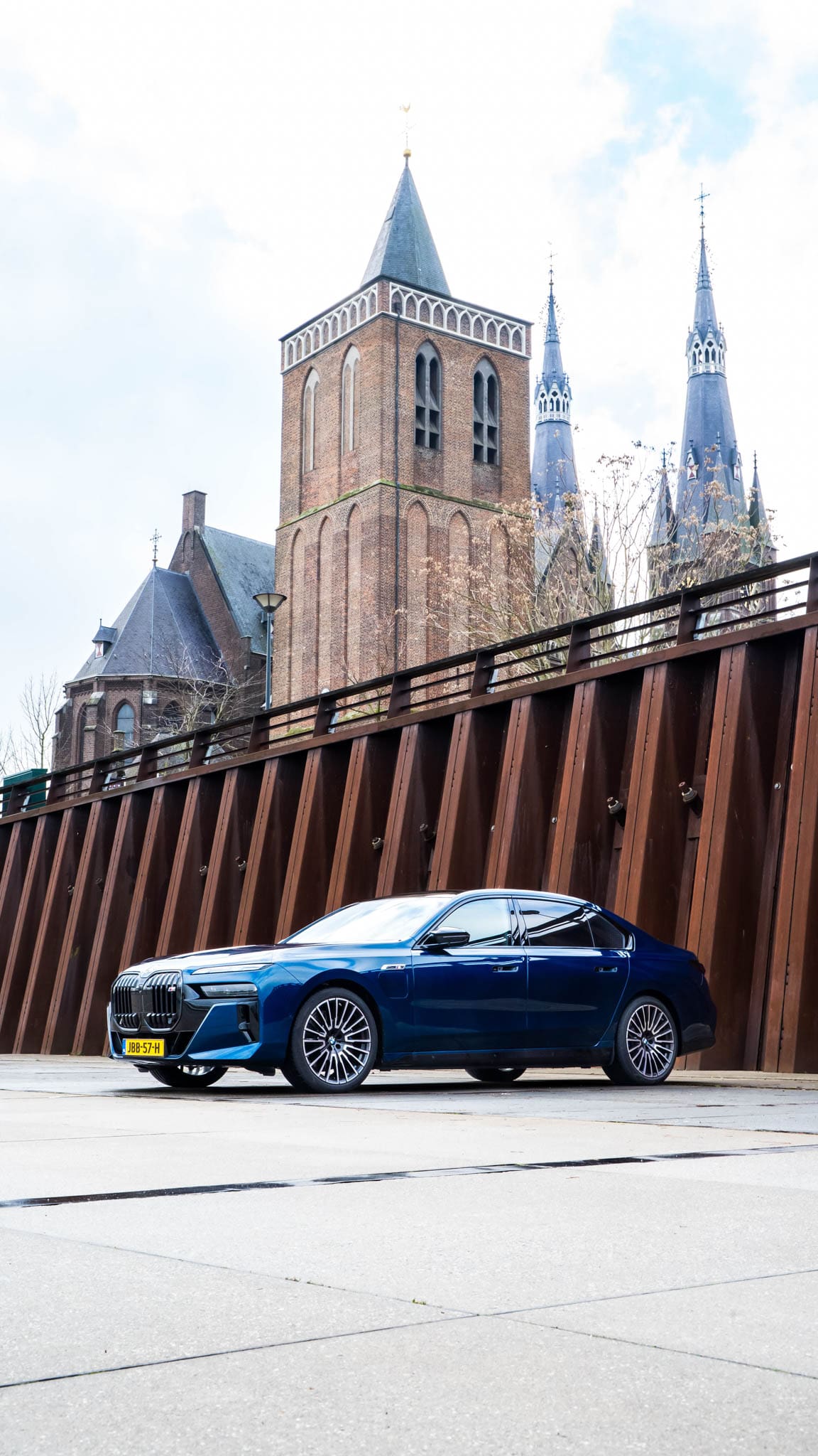 , <strong>Luxepaardjes opgelet:</strong> de BMW M760e xDrive is er voor jou