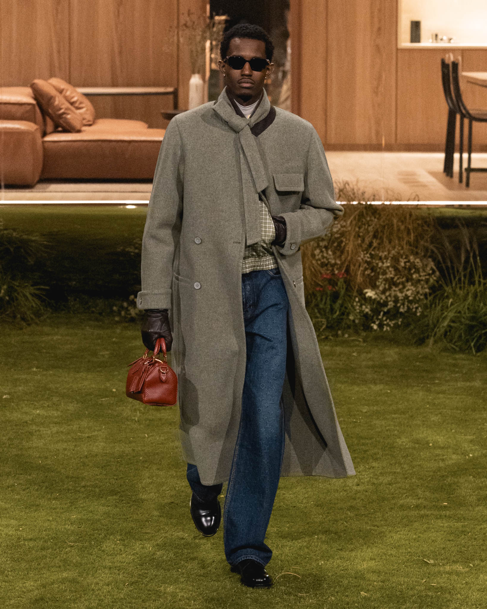 , Louis Vuitton FW26-collectie: futuristisch zonder scifi-pakjes