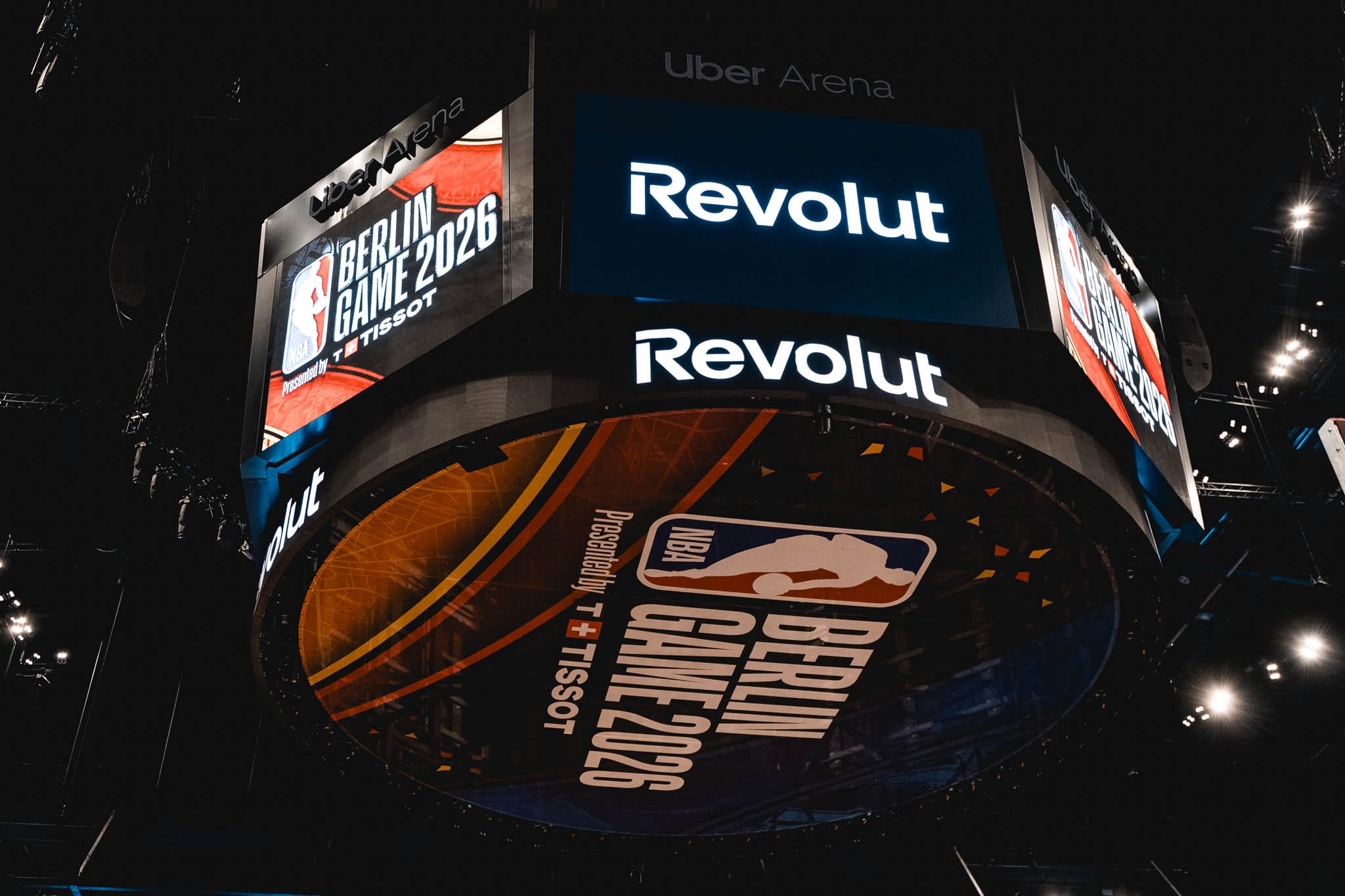 NBA in Berlijn: Amerikaans spektakel vs Duitse nuchterheid NBA in Berlijn: Amerikaans spektakel vs Duitse nuchterheid