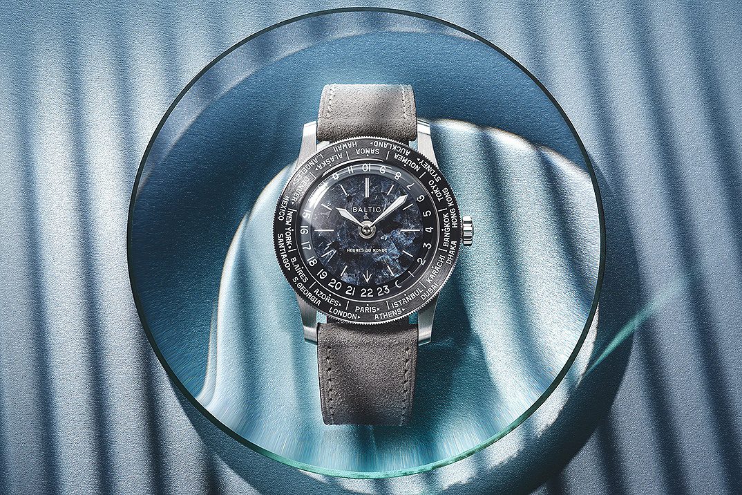 Baltic Heures du Monde: De betaalbare worldtimer met een wijzerplaat van natuursteen