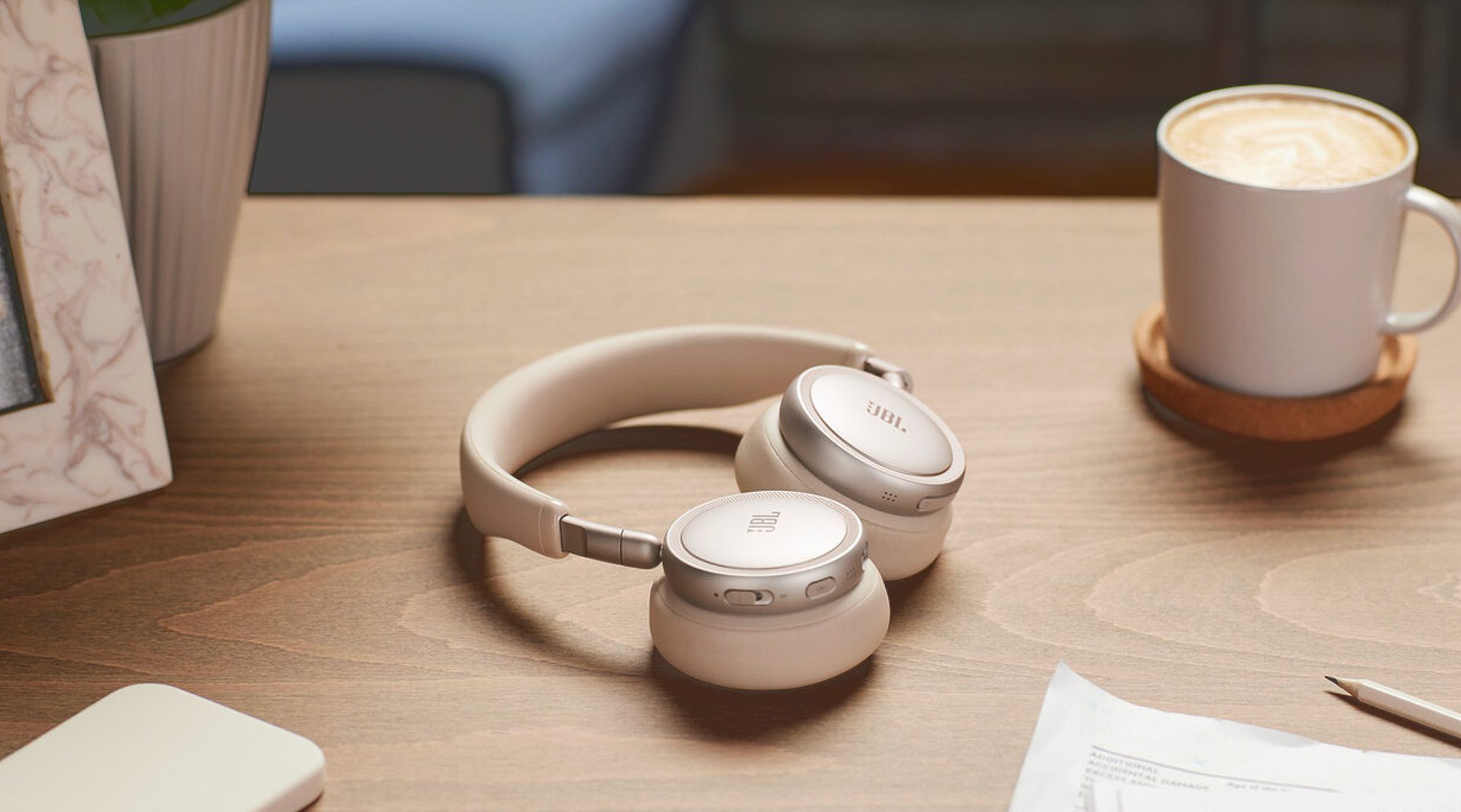 JBL Live: Nieuwe koptelefoons die geluid en stijl leveren