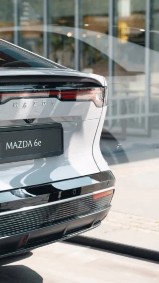 Nog één keer - omdat-ie zo fijn is. De Mazda6e in volle glorie tijdens Mazda Atelier On Tour. 🇯🇵 Is het geen pure schoonheid?
 
📸: @timvandepas 

#mazda #mazda6e #ad