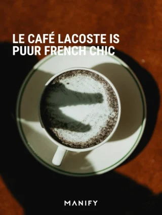 Modehuizen en esthetische #cafés zijn altijd al een goede match geweest, maar de laatste tijd kan een merk bijna zonder. En dat voelt @lacoste aan. Met het openen van @lecafelacoste is de fashionkrokodil ook hier heer en meester in. 🐊

In Le Méridien Beach Plaza, Monte-Carlo vind je nu een lifestyle-menu van Franse gastronomie, het Rivièra-gevoel en sportieve elegantie. 🎾

Snel een bakkie doen, dus. ☕️

📸: @lecafelacoste 

#lacoste #montecarlo #lacostelive